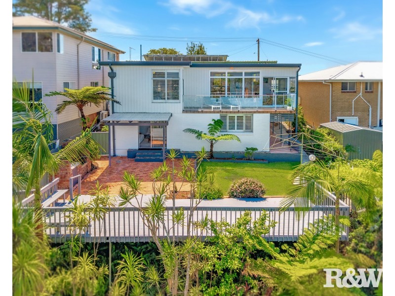 10 Penang Street, Point Clare NSW 2250