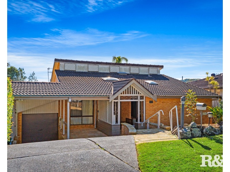 30 Matthews Parade, Point Clare NSW 2250