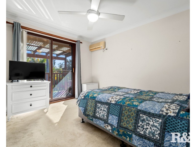 30 Matthews Parade, Point Clare NSW 2250
