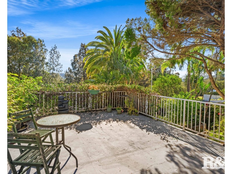 30 Matthews Parade, Point Clare NSW 2250