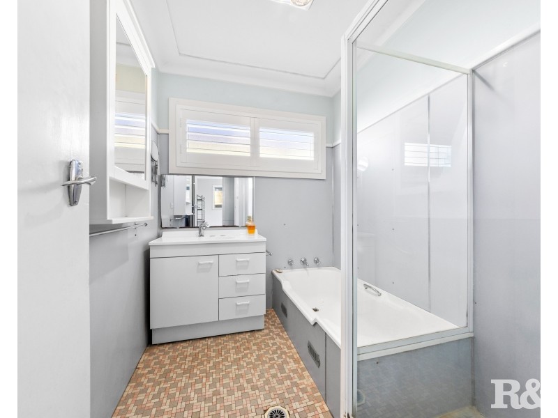 84 Mcmasters Road, Woy Woy NSW 2256
