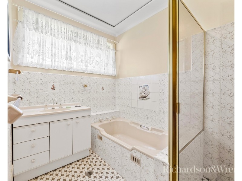 31 Camellia Circle, Woy Woy NSW 2256