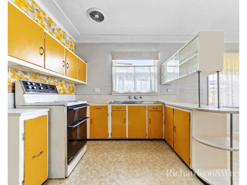 24 Camellia Circle, Woy Woy NSW 2256
