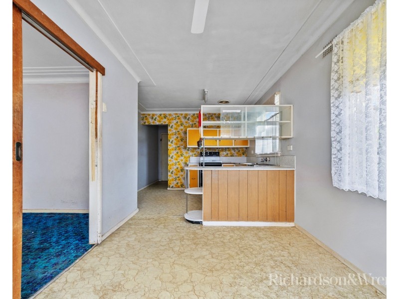 24 Camellia Circle, Woy Woy NSW 2256