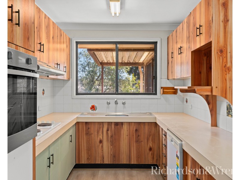 10 Northwind Avenue, Point Clare NSW 2250