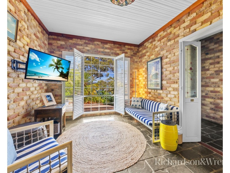 3 Daley Avenue, Daleys Point NSW 2257