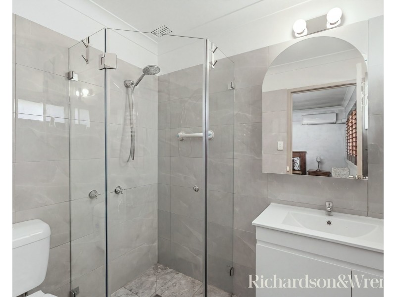 22 Jindalee Avenue, Point Clare NSW 2250