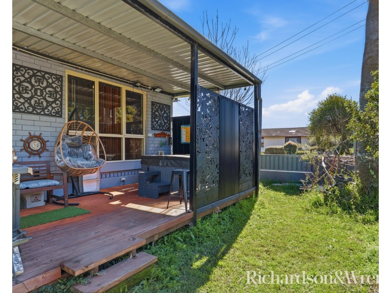 22 Jindalee Avenue, Point Clare NSW 2250