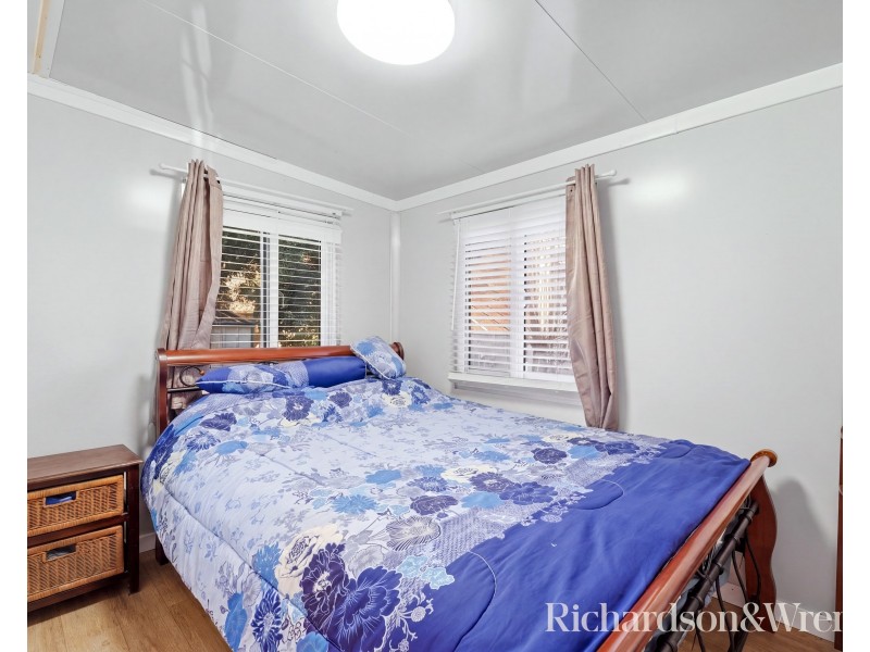 22 Jindalee Avenue, Point Clare NSW 2250