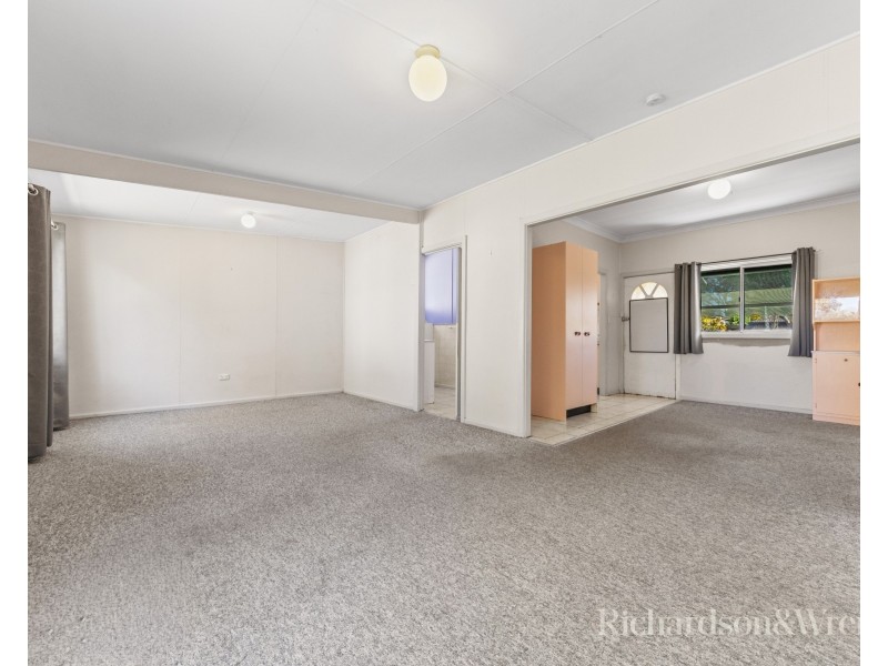24 Welcome Street, Woy Woy NSW 2256