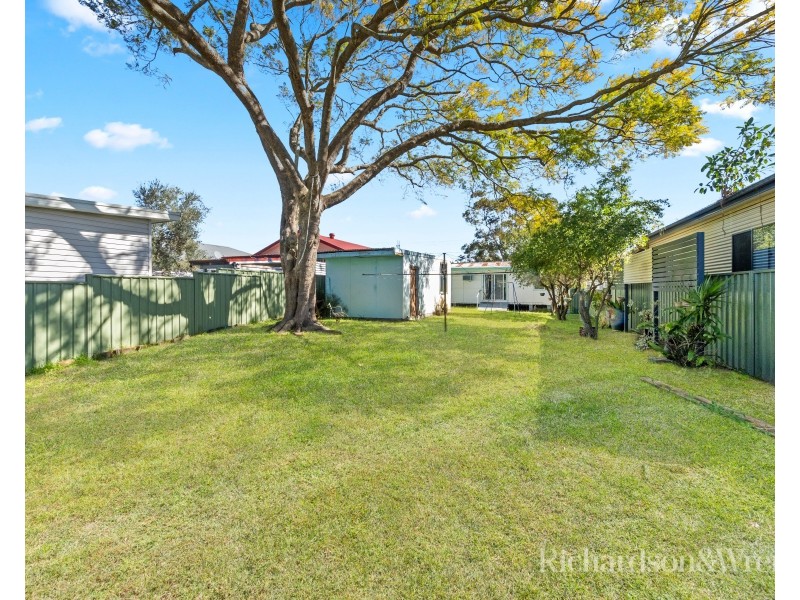 24 Welcome Street, Woy Woy NSW 2256