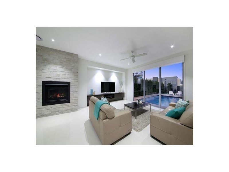 Hope Island QLD 4212