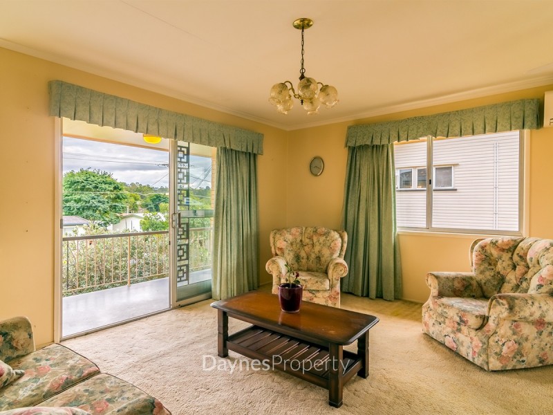 15 Leawarra Crescent, Ferny Hills QLD 4055