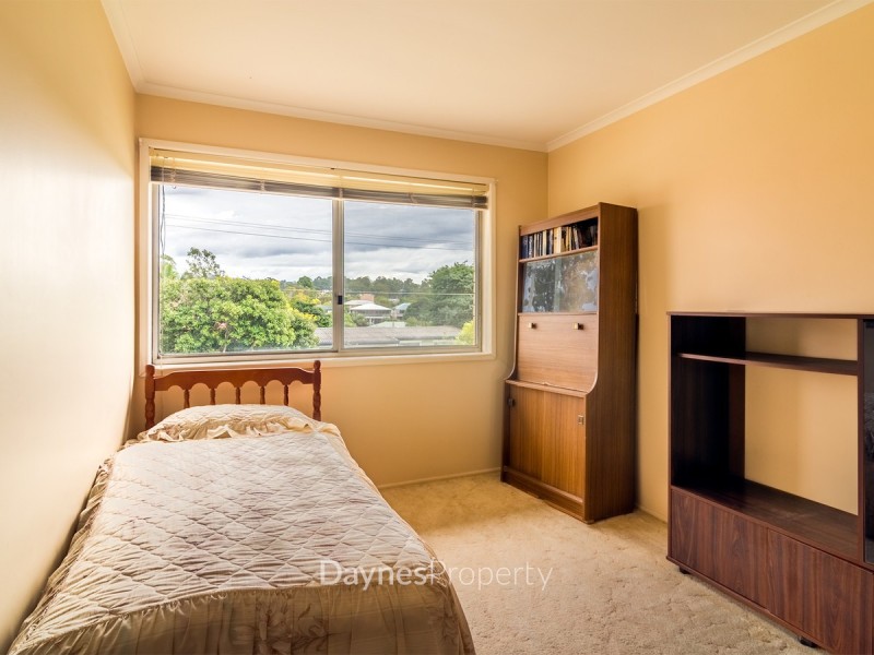 15 Leawarra Crescent, Ferny Hills QLD 4055