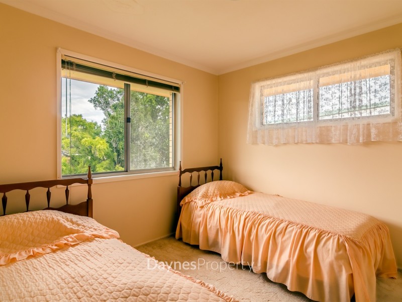 15 Leawarra Crescent, Ferny Hills QLD 4055