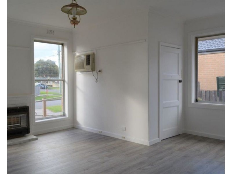 5 Henty Street, Reservoir VIC 3073