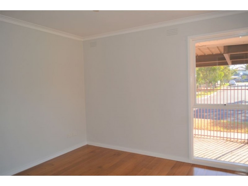 7 Diss Court, St Albans VIC 3021