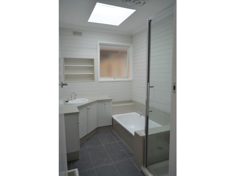 7 Diss Court, St Albans VIC 3021