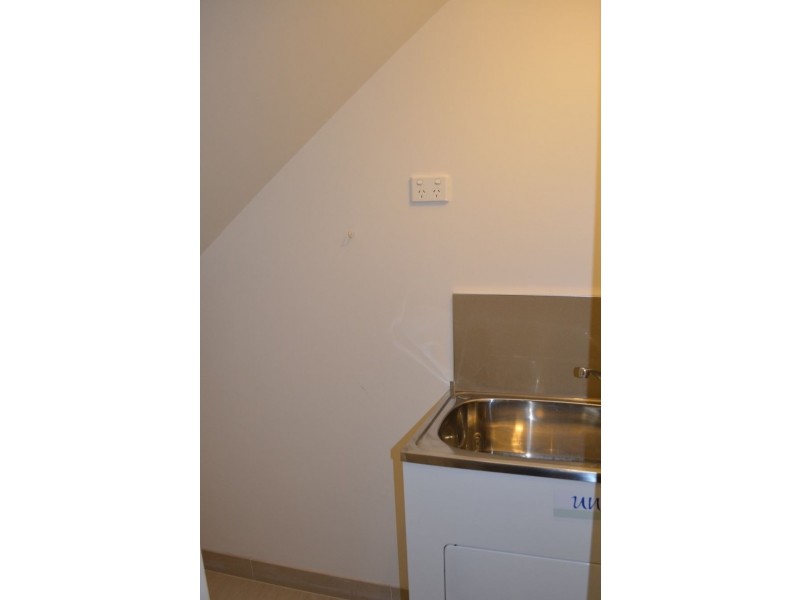 3/68 Wheatsheaf Road, Glenroy VIC 3046