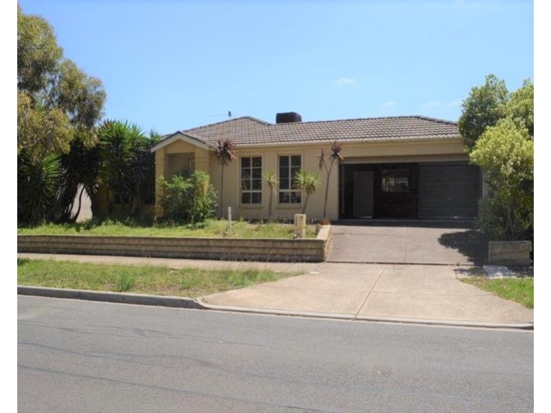 7 Prospector Drive, Cairnlea VIC 3023