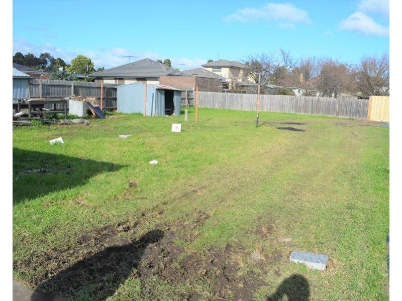 7 Mahoneys Road, Reservoir VIC 3073