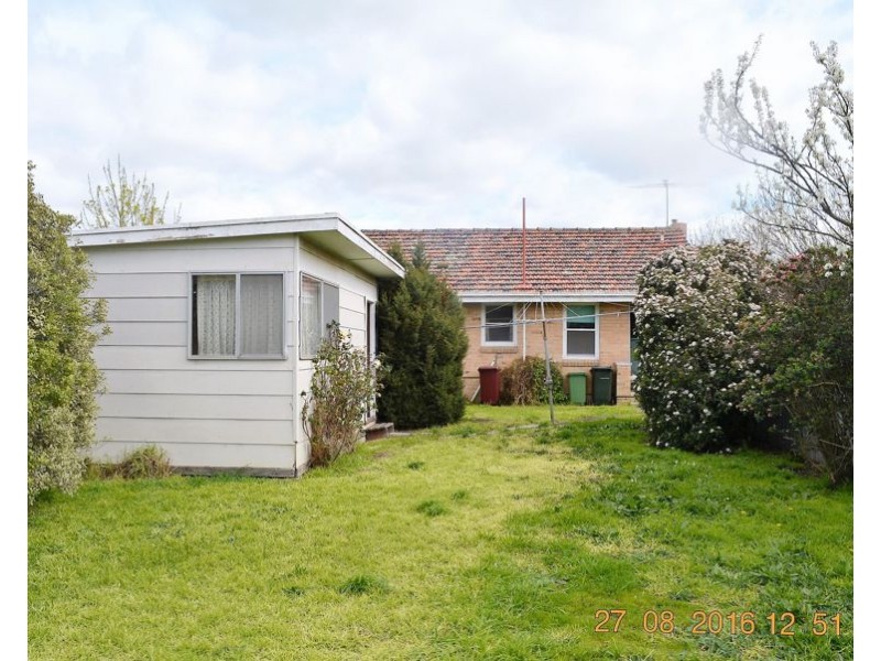 49 Hales Crescent, Jacana VIC 3047