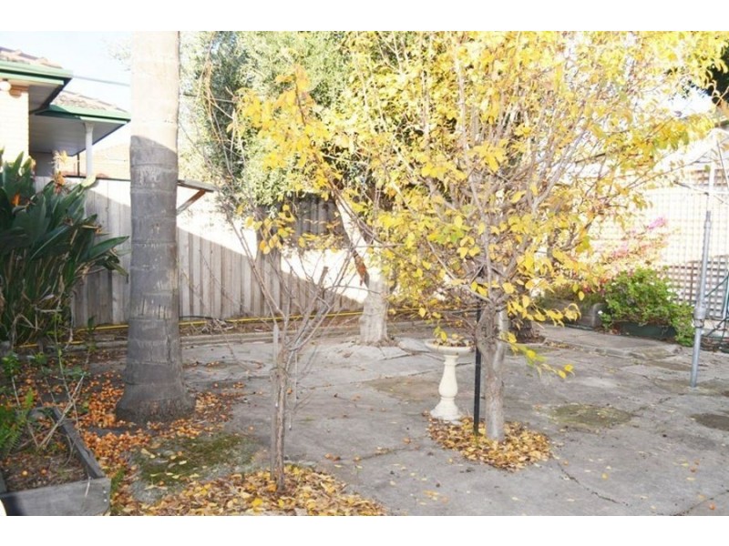 87 Barton Street, Reservoir VIC 3073