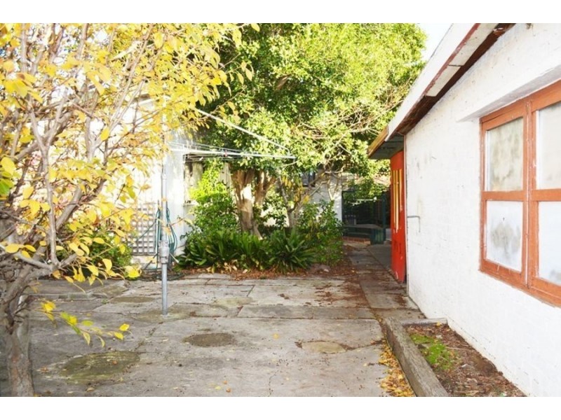 87 Barton Street, Reservoir VIC 3073
