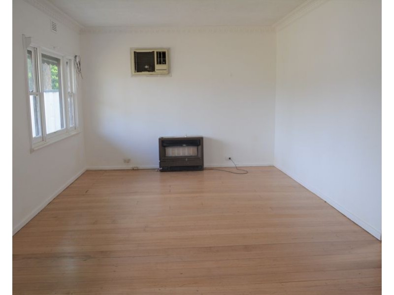 58 Ivanhoe Avenue, St Albans VIC 3021