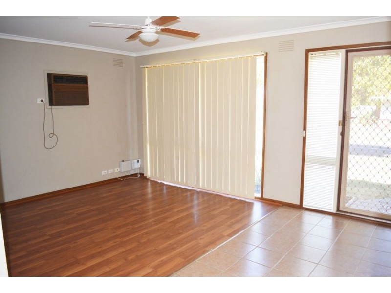 45 Barries Rd, Melton VIC 3337