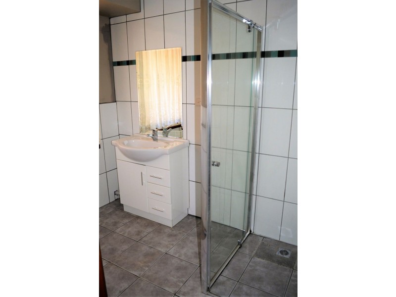 45 Barries Rd, Melton VIC 3337