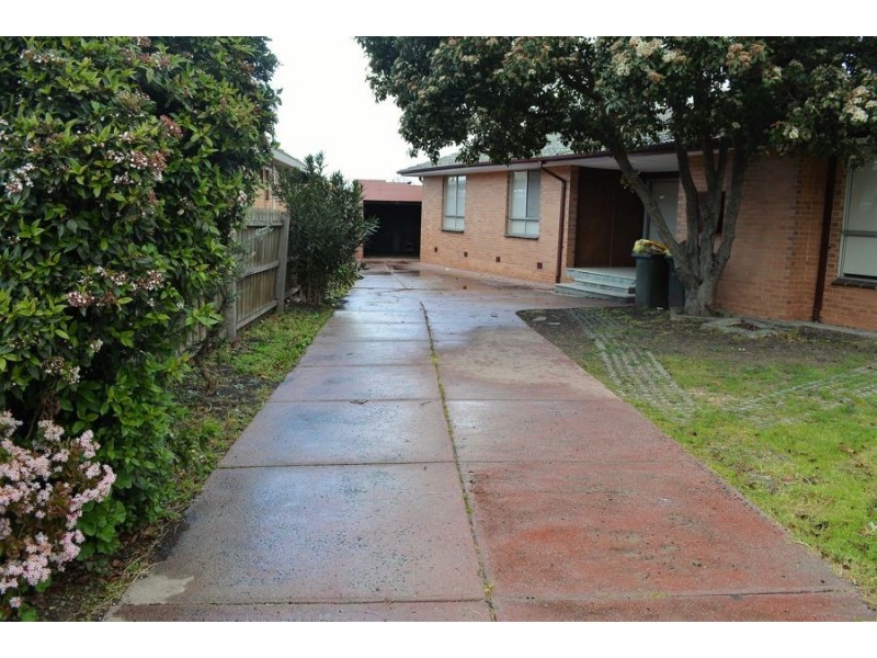 257 Main Road East, St Albans VIC 3021
