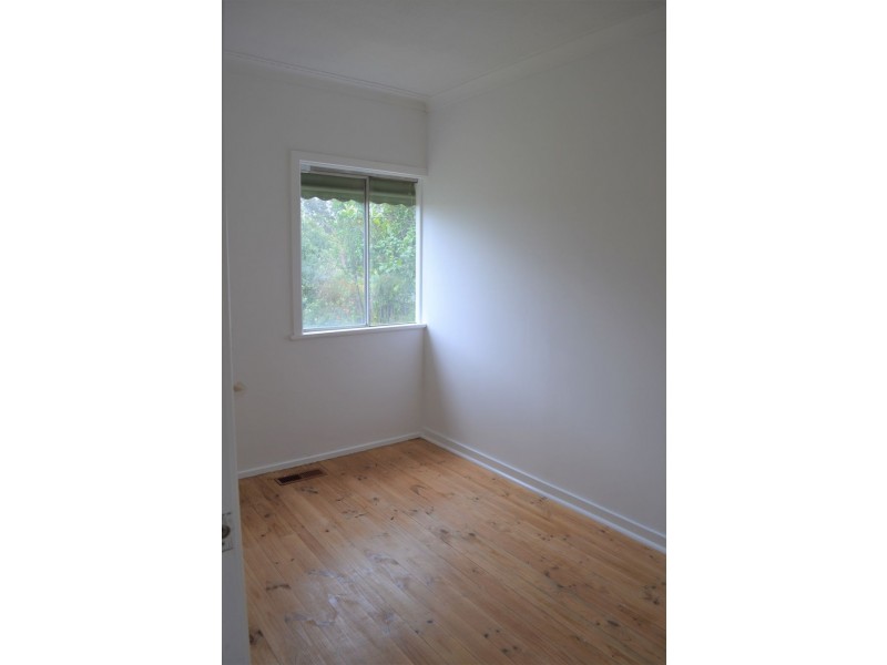 74 East Esplanade, St Albans VIC 3021