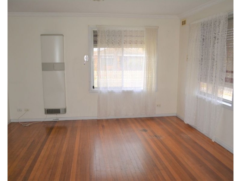 43 Lois Street, St Albans VIC 3021