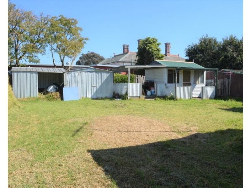 25 LAHA CRESCENT, Preston VIC 3072