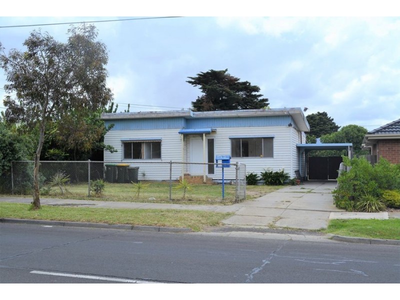 74 East Esplanade, St Albans VIC 3021