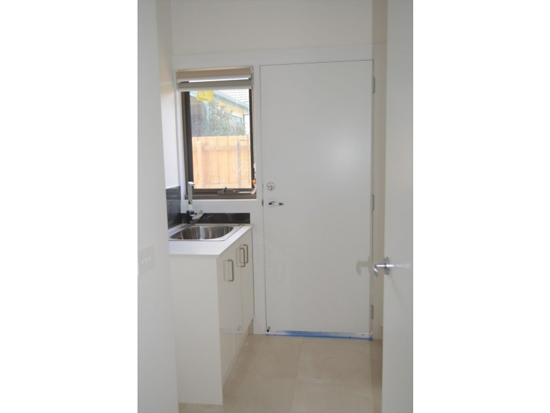 1A Crabtree Crt, Reservoir VIC 3073