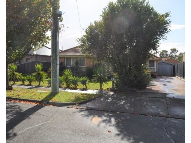 26 Flag Street, Kingsbury VIC 3083