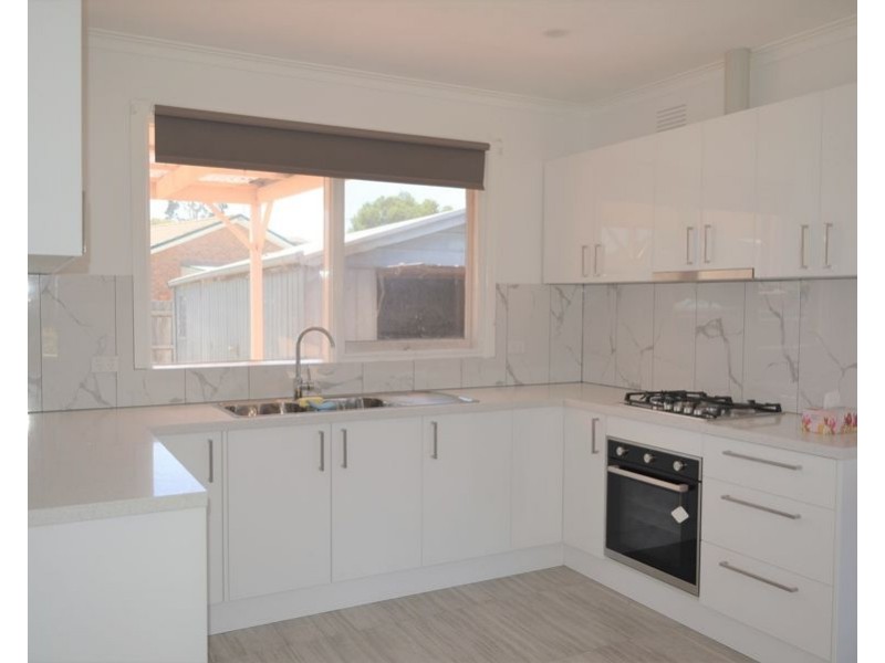 26 Flag Street, Kingsbury VIC 3083