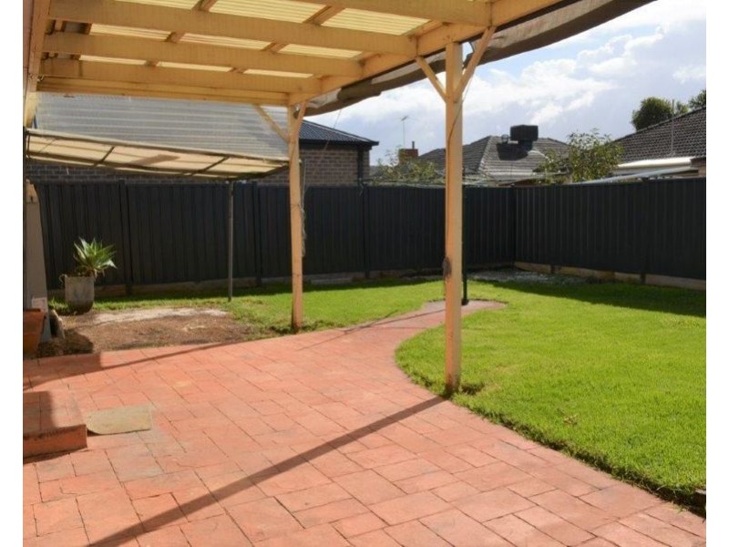 26 Flag Street, Kingsbury VIC 3083