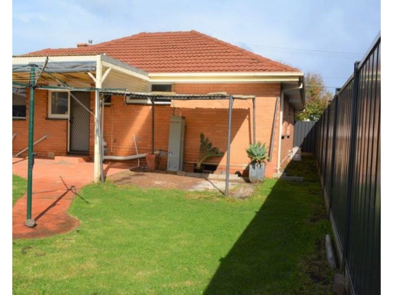 26 Flag Street, Kingsbury VIC 3083