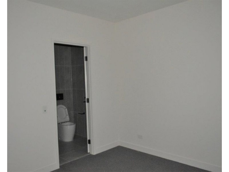 2416/864 Blackburn Road, Clayton VIC 3168