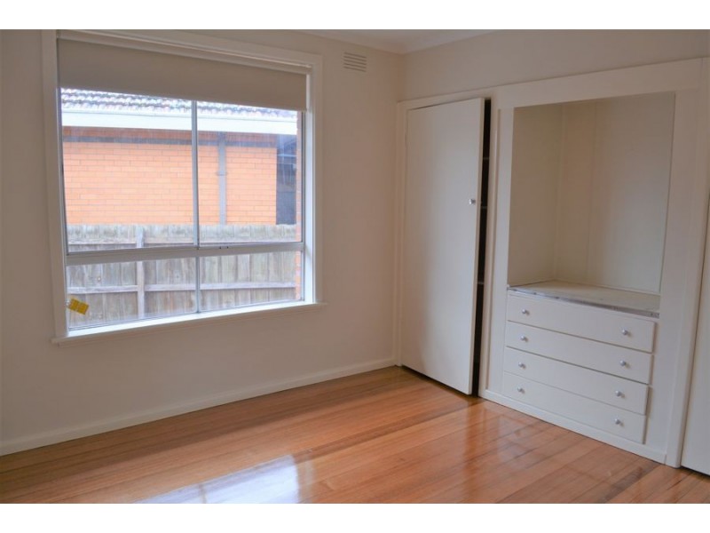 257 Main Road East, St Albans VIC 3021