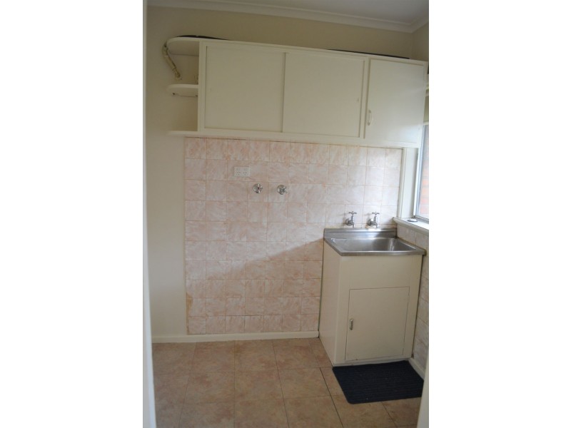 257 Main Road East, St Albans VIC 3021