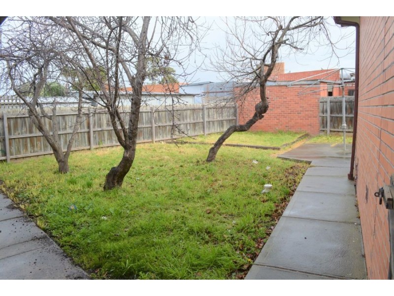 257 Main Road East, St Albans VIC 3021