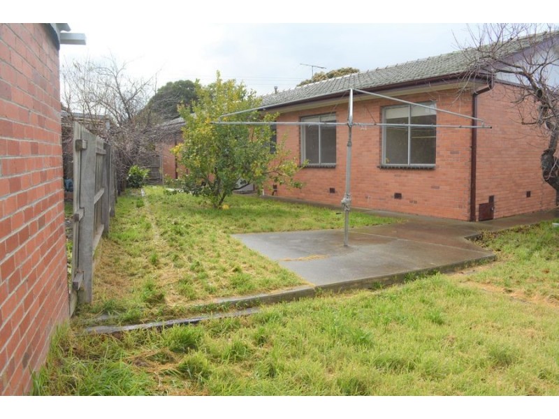 257 Main Road East, St Albans VIC 3021