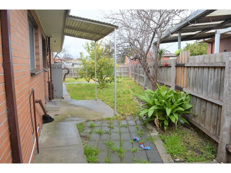 257 Main Road East, St Albans VIC 3021