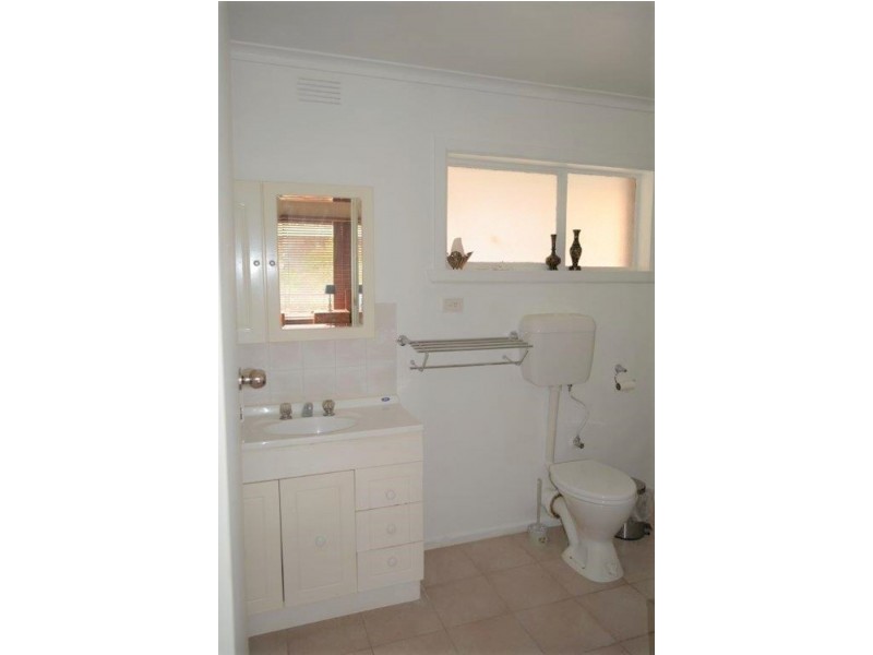 2/6 Bruce Street, Laverton VIC 3028