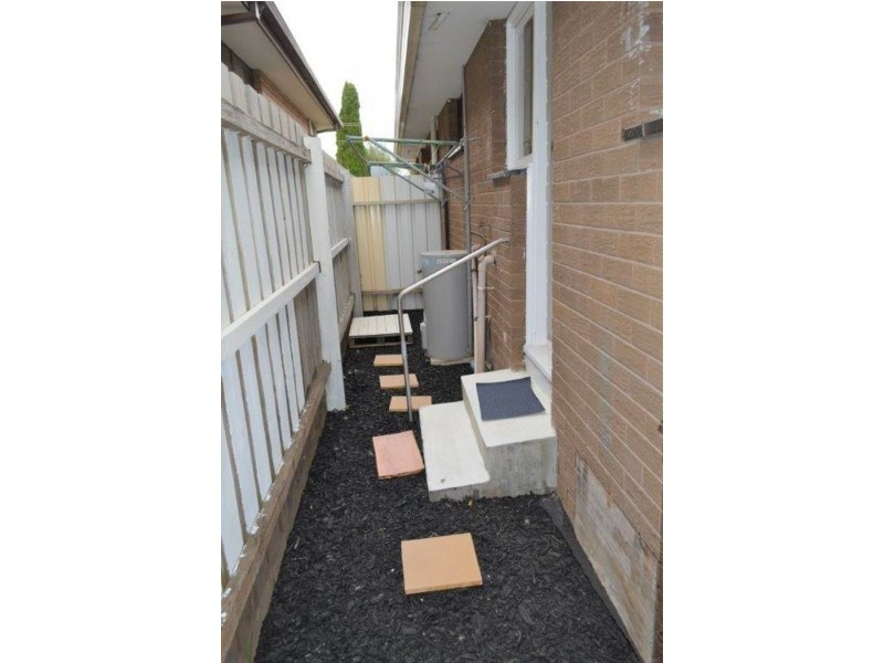 2/6 Bruce Street, Laverton VIC 3028