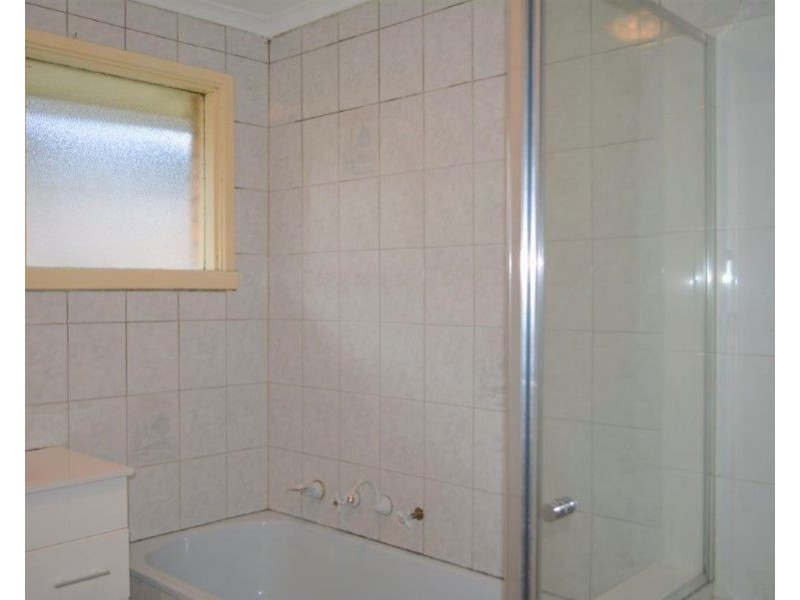 4 Eden Avenue, Springvale VIC 3171